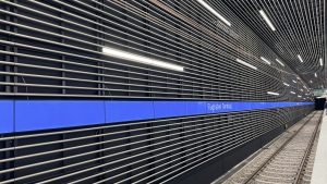 perspektiver Blick auf das Gleich der U-Bahnlinie  U81